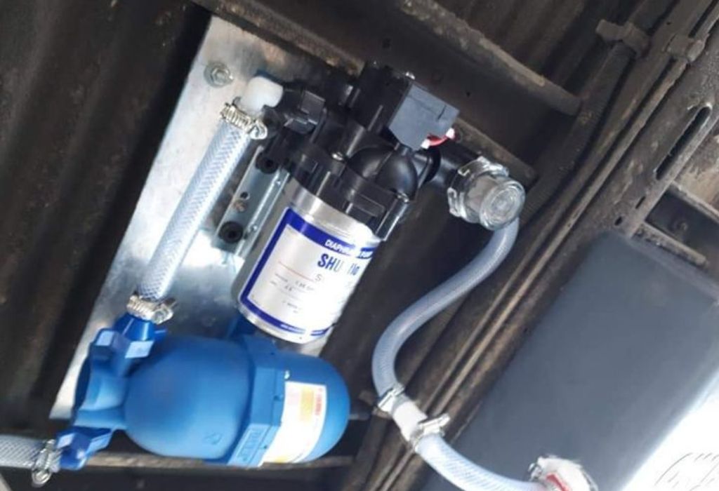 Quick Answer: how long for RV water pump to build pressure